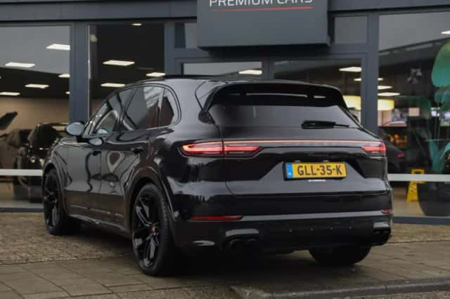 Porsche Cayenne (2019) thumbnail 3