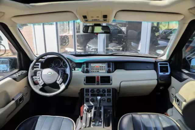Land Rover Range Rover (2005) thumbnail 3