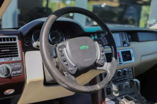 Land Rover Range Rover (2005) thumbnail 6
