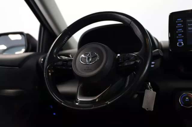 Toyota Yaris (2021) thumbnail 6
