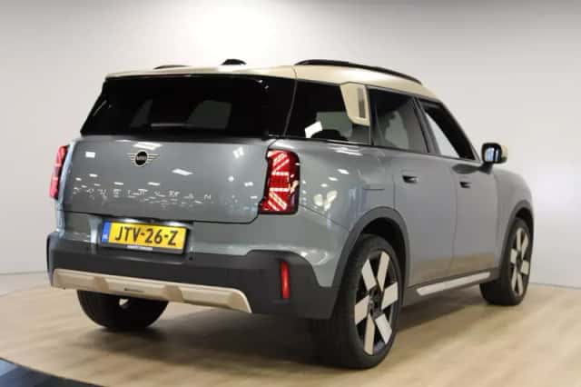 MINI Countryman (2023) thumbnail 6