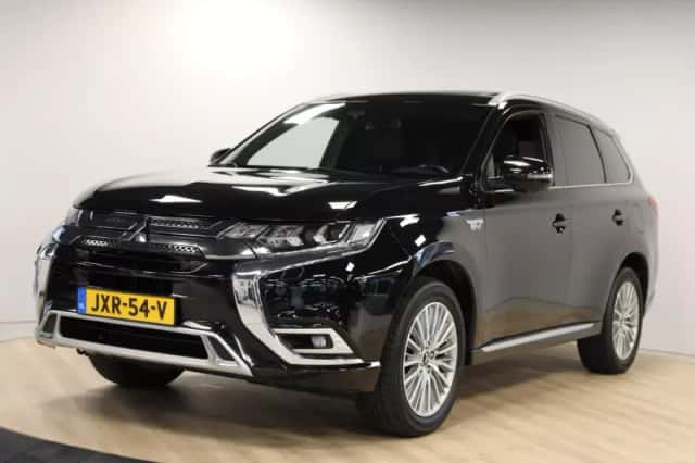 Mitsubishi Outlander (2020) thumbnail 1