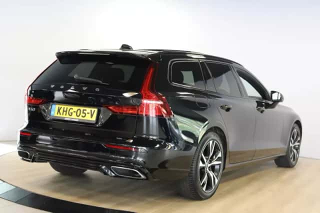 Volvo V60 (2022) thumbnail 6