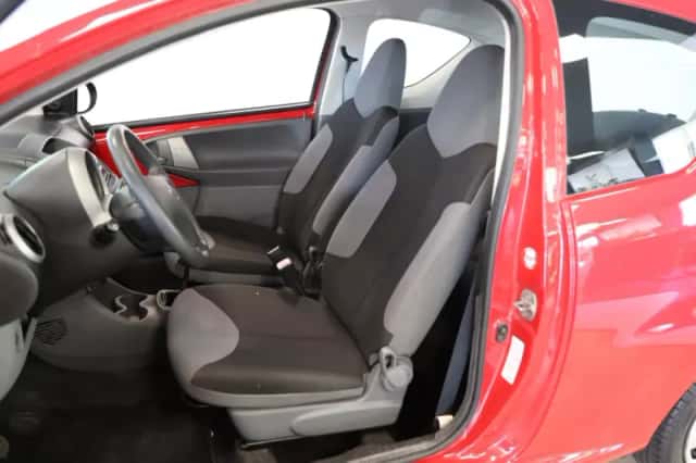 Peugeot 107 (2009) thumbnail 4