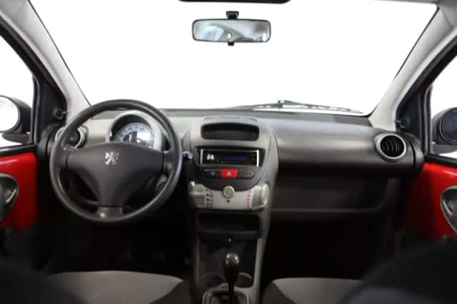 Peugeot 107 (2009) thumbnail 6
