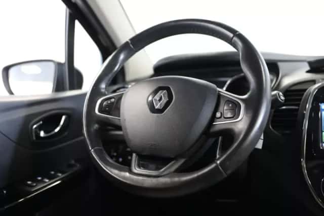 Renault Captur (2016) thumbnail 5