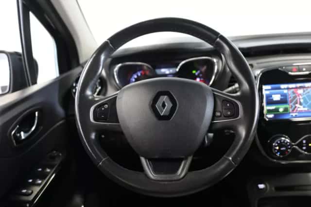 Renault Captur (2016) thumbnail 6