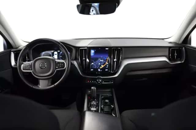 Volvo XC60 (2021) thumbnail 3