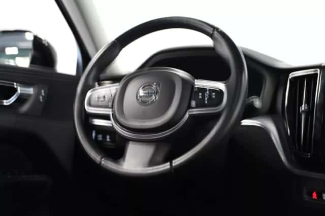 Volvo XC60 (2021) thumbnail 4
