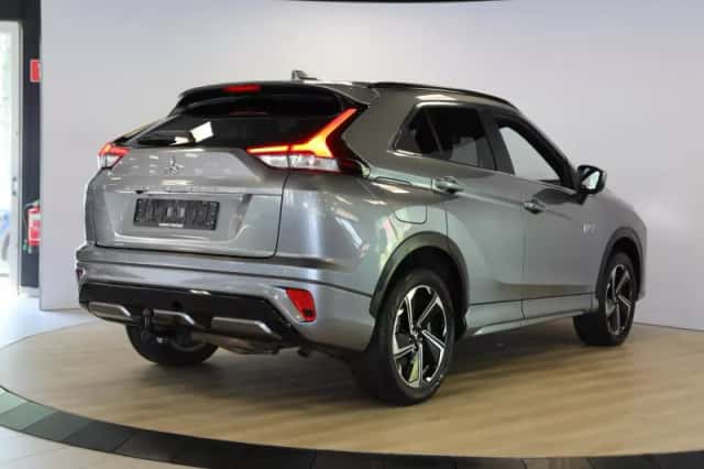 Mitsubishi Eclipse Cross (2022) thumbnail 2