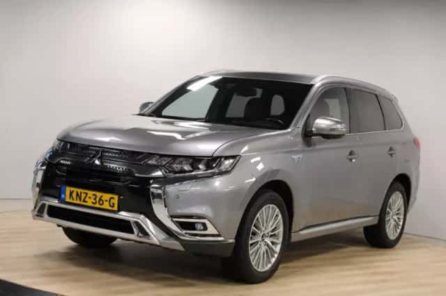 Mitsubishi Outlander (2021) thumbnail 1