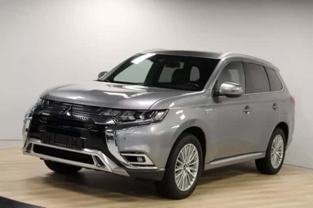 Mitsubishi Outlander (2021) thumbnail 1