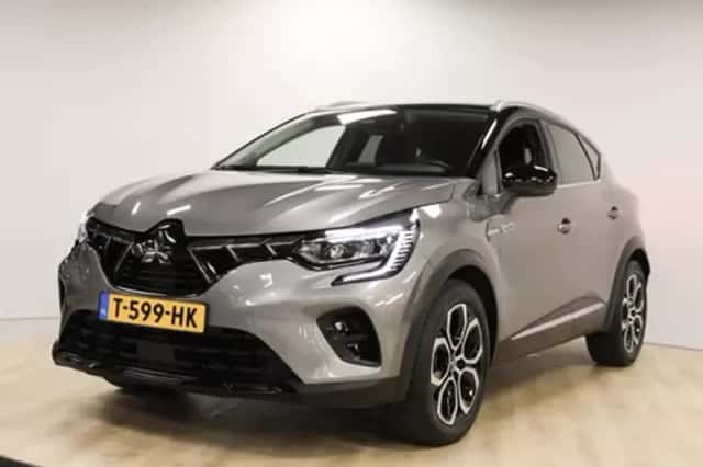 Mitsubishi Outlander (2020) thumbnail 3