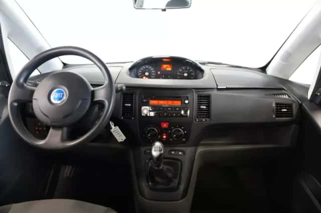 Fiat Idea (2006) thumbnail 3