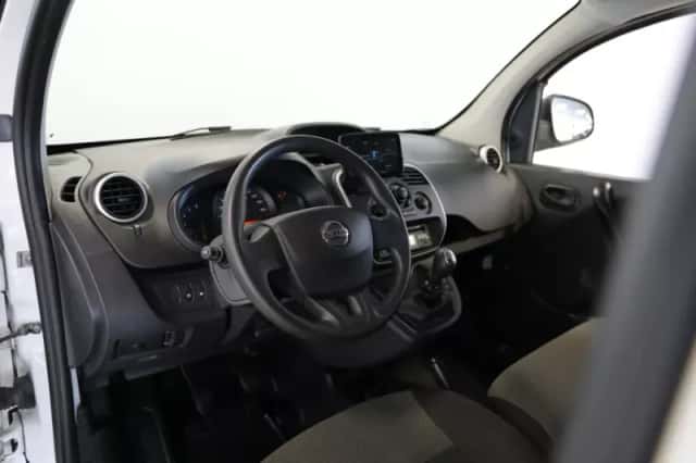 Nissan NV250 (2020) thumbnail 4