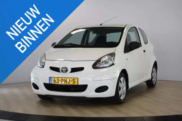 Toyota Aygo (2011) thumbnail 1