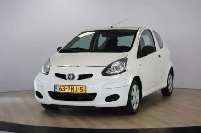 Toyota Aygo (2011) thumbnail 1