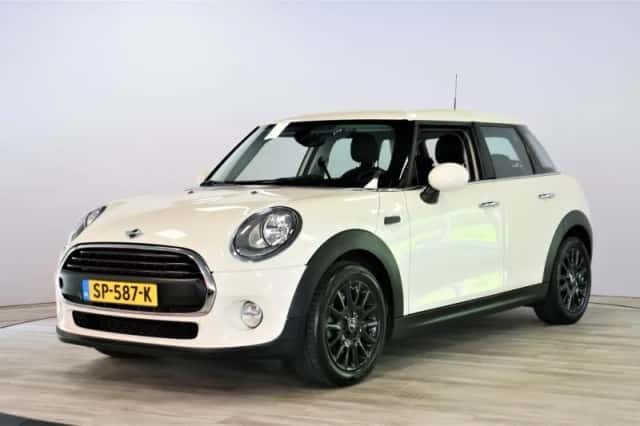 MINI One (2015) thumbnail 1