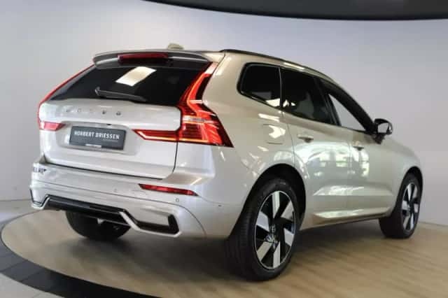 Volvo XC60 (2024) thumbnail 2