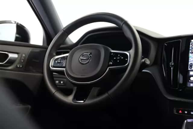 Volvo XC60 (2024) thumbnail 6