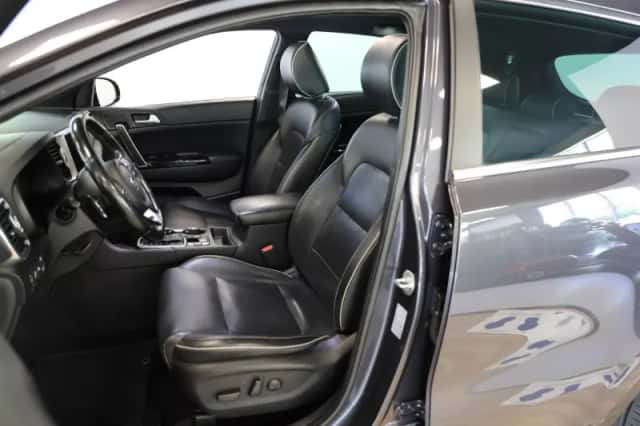 Kia Sportage (2016) thumbnail 3