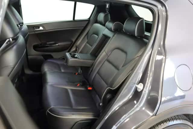 Kia Sportage (2016) thumbnail 4