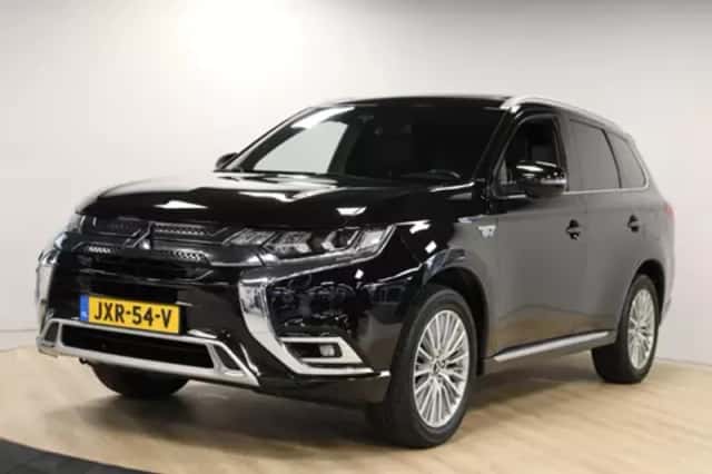 Mitsubishi Outlander (2020) thumbnail 4