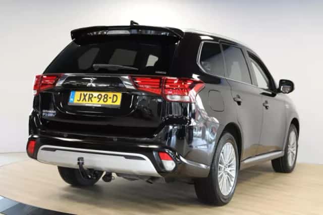 Mitsubishi Outlander (2020) thumbnail 6
