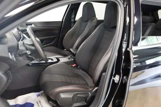 Peugeot 308 (2016) thumbnail 3