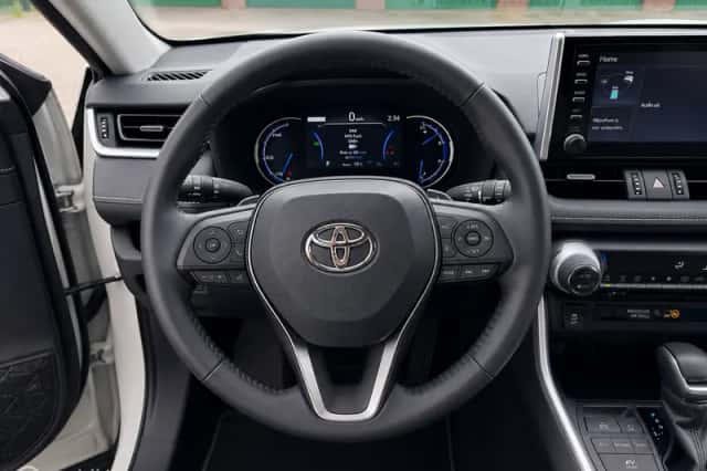 Toyota RAV4 (2022) thumbnail 5