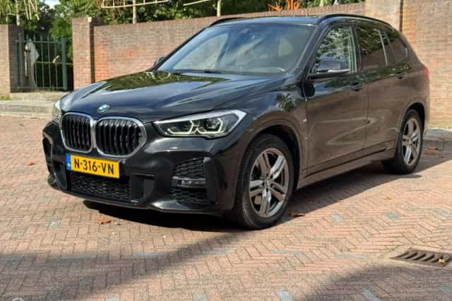BMW X1 (2021) thumbnail 2