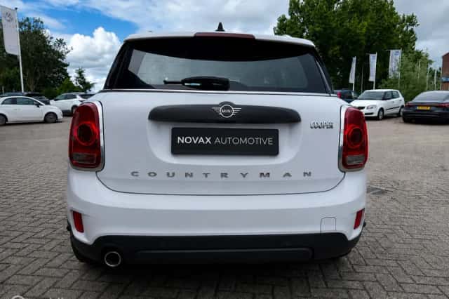 MINI Countryman (2018) thumbnail 5