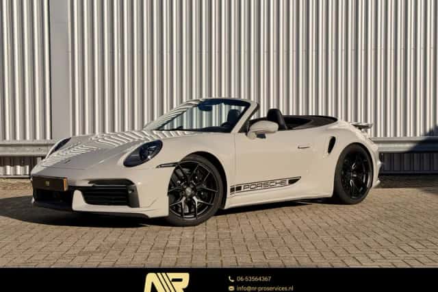 Porsche 911 (2021) thumbnail 1