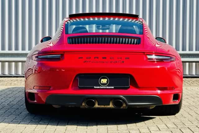 Porsche 911 (2018) thumbnail 5