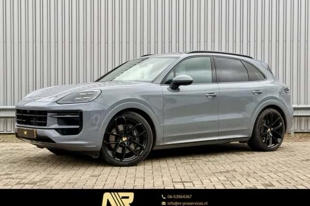 Porsche Cayenne (2023) thumbnail 1