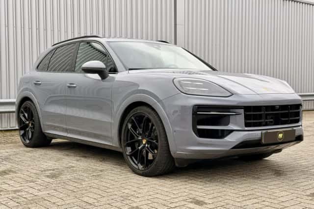 Porsche Cayenne (2023) thumbnail 4