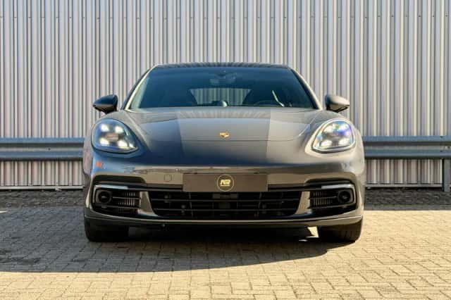 Porsche Panamera (2018) thumbnail 2