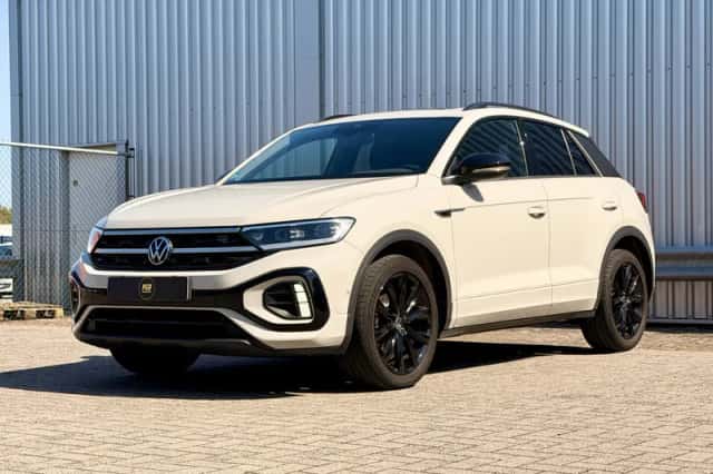 Volkswagen T-Roc (2022) thumbnail 3
