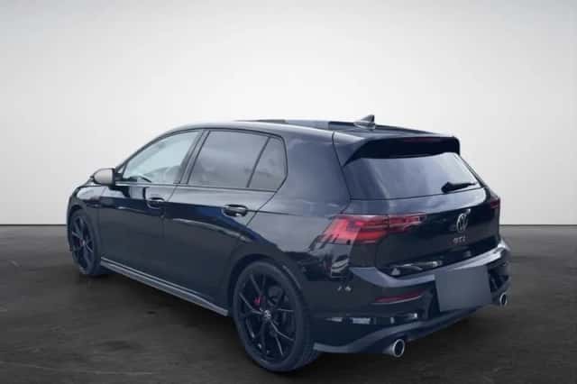Volkswagen Golf (2021) thumbnail 2