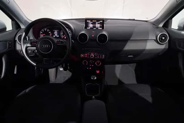 Audi A1 (2016) thumbnail 2