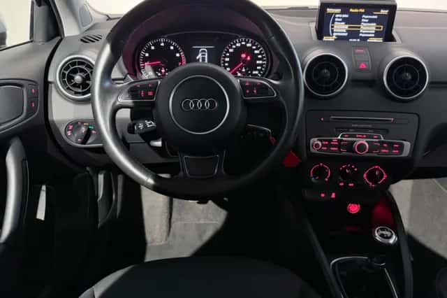 Audi A1 (2016) thumbnail 13