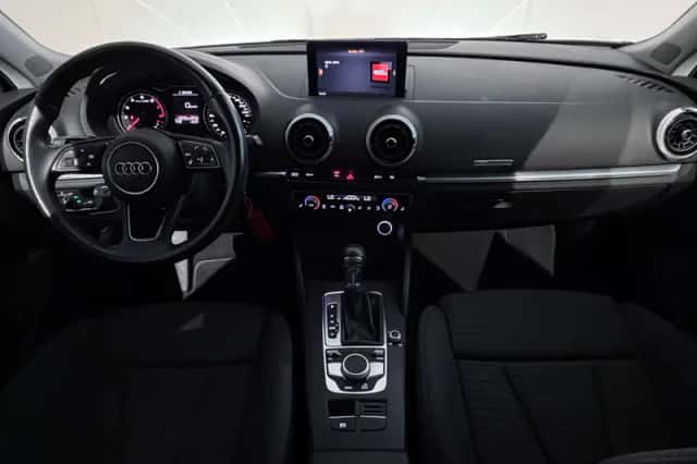 Audi A3 (2019) thumbnail 2