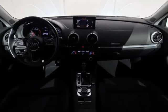 Audi A3 (2018) thumbnail 2