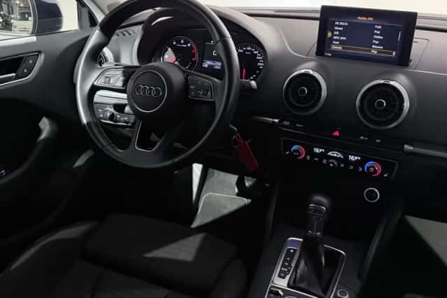 Audi A3 (2018) thumbnail 18