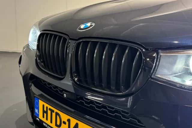 BMW X4 (2017) thumbnail 5