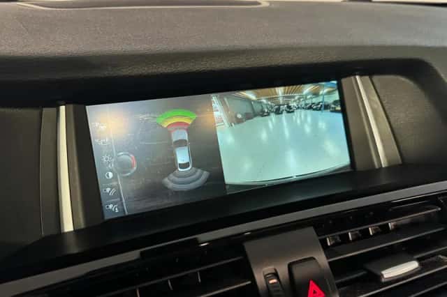 BMW X4 (2017) thumbnail 42