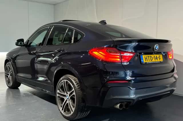 BMW X4 (2017) thumbnail 9