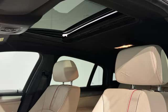 BMW X4 (2017) thumbnail 10