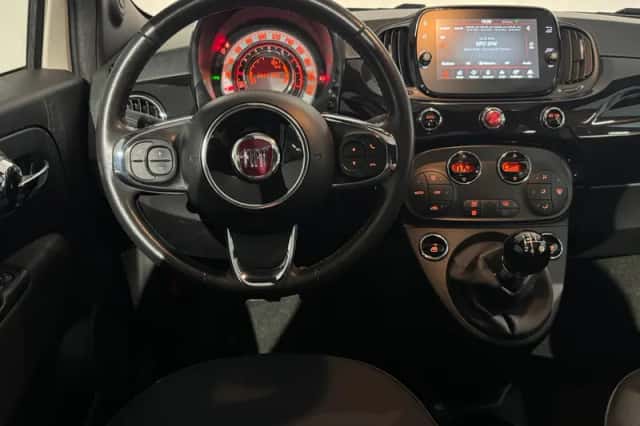 Fiat 500 (2019) thumbnail 2