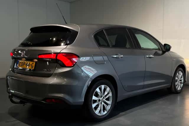 Fiat Tipo (2017) thumbnail 3